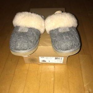 Ugg Kids Cozy Swtr/Knit Grey Slides(Authentic)Sz1